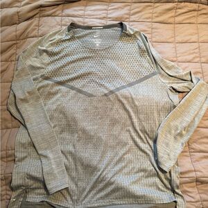 Nike Men's Gray Long Sleeve Shirt